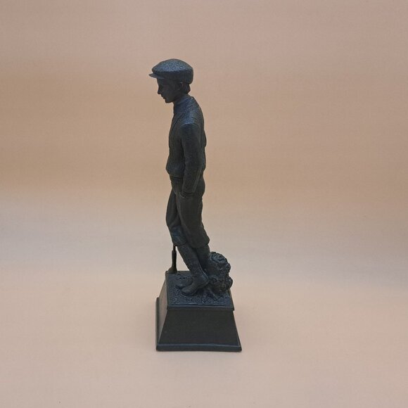 Crosa Male Golfer Statue - Picture 3 of 11